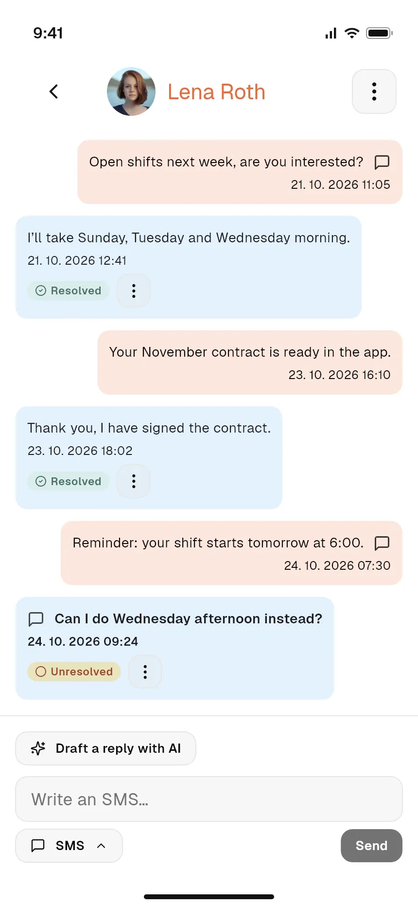 Una conversazione con un lavoratore e un suggerimento di risposta di Stafio AI