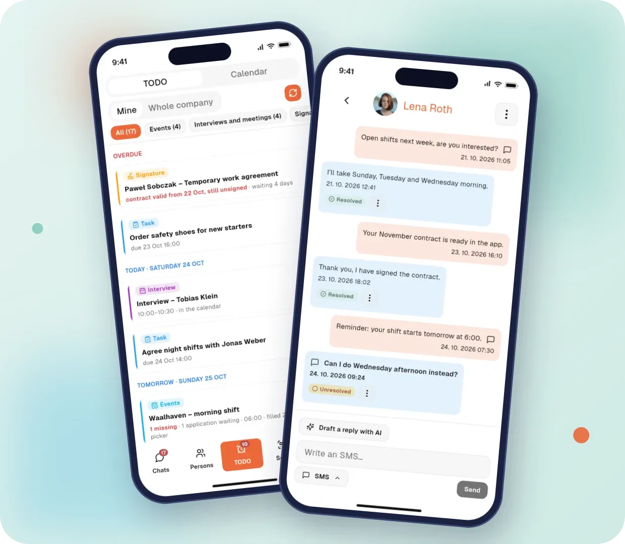 Attività in sospeso da approvare e una conversazione con un lavoratore con un suggerimento di risposta di Stafio AI nell’app mobile
